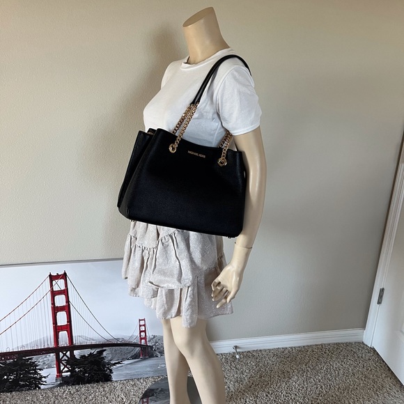 🌼Michael Kors Purse - Picture 7 of 14